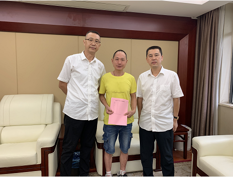 助力少年，點(diǎn)燃希望之光！