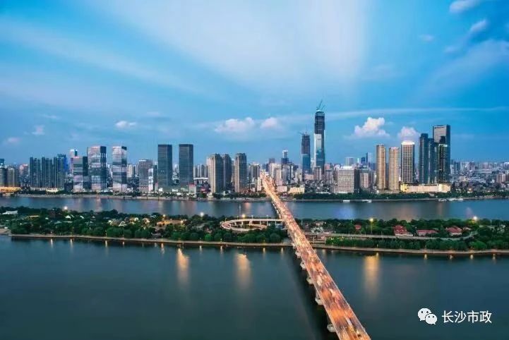 以城市，見未來；與城市，共成長